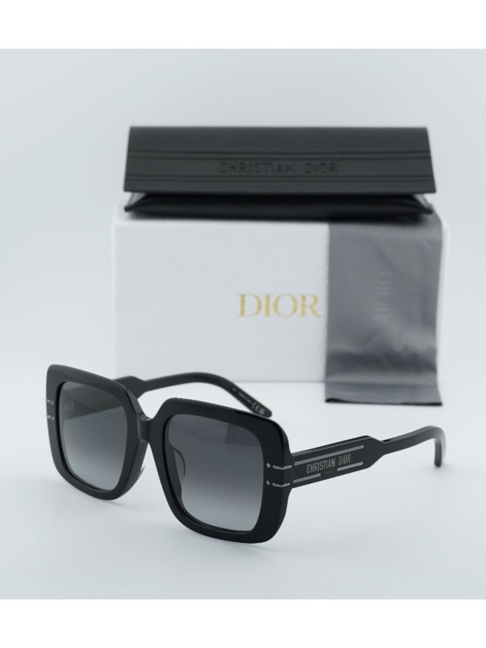 Dior DIORSIGNATURE S11F 14A1 Sunglasses Black Square Frame, Grey Lenses